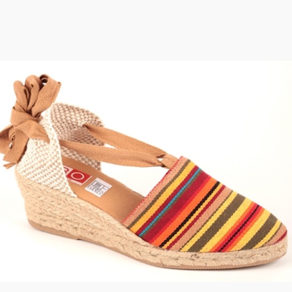 Lord and Taylor striped espadrilles with ties around ankle. - Picture 2 of 16